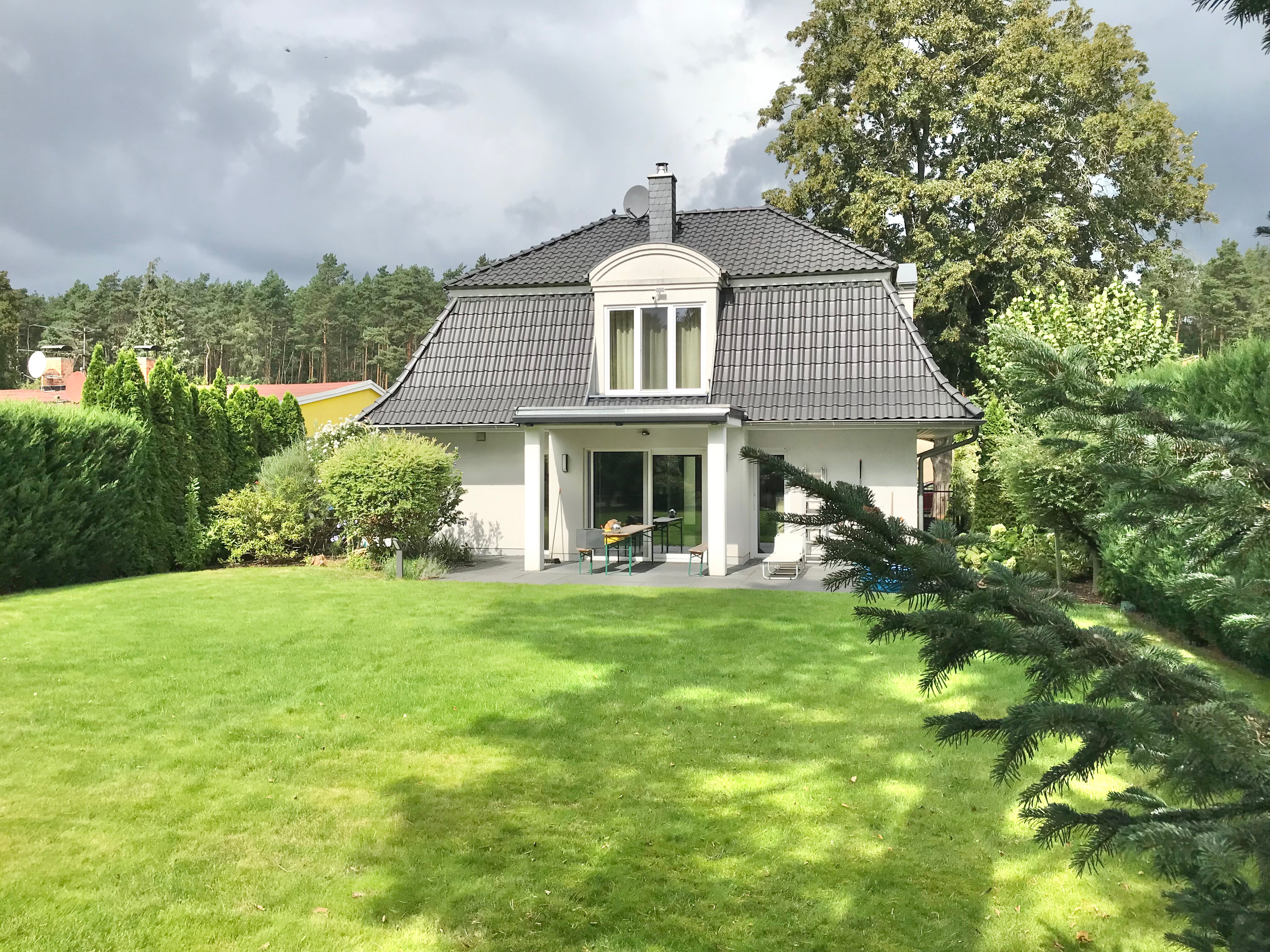 Einfamilienhaus zum Kauf 975.000 € 4 Zimmer 180 m²<br/>Wohnfläche 1.010 m²<br/>Grundstück Hohen Neuendorf Hohen Neuendorf 16540