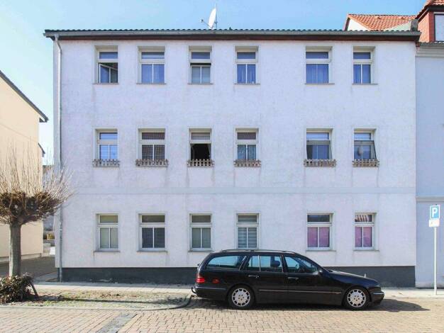 Mehrfamilienhaus zum Kauf 198.000 € 12 Zimmer 300 m² 360 m² Grundstück Staßfurt 39418
