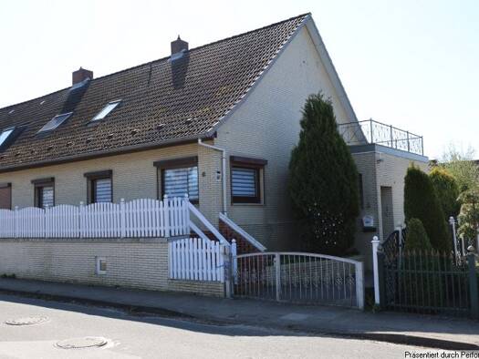 Doppelhaushälfte zum Kauf 419.000 € 6 Zimmer 140 m² 800 m² Grundstück Mittelstraße 12 Schenefeld 22869