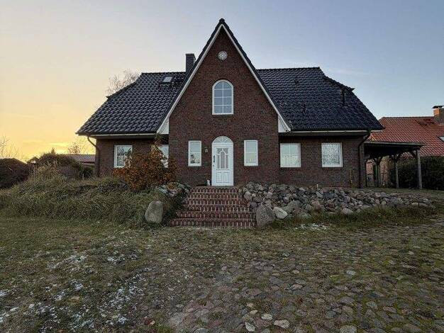 Einfamilienhaus zur Miete 1.990 € 6,5 Zimmer 220 m² 2.500 m² Grundstück Kröslin 17440