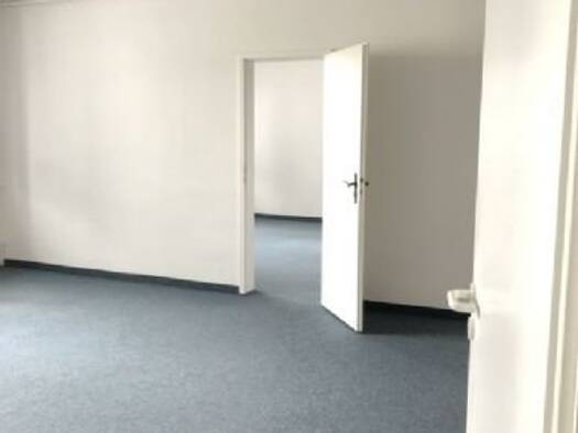 Bürofläche zur Miete provisionsfrei 3,50 € 51,2 m² Bürofläche teilbar ab 25,6 m² Kurze Straße 18 Niederwiesa Niederwiesa 09577
