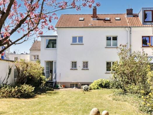 Doppelhaushälfte zum Kauf 1.250.000 € 4 Zimmer 142,2 m² 620 m² Grundstück Frankfurt am Main 60599