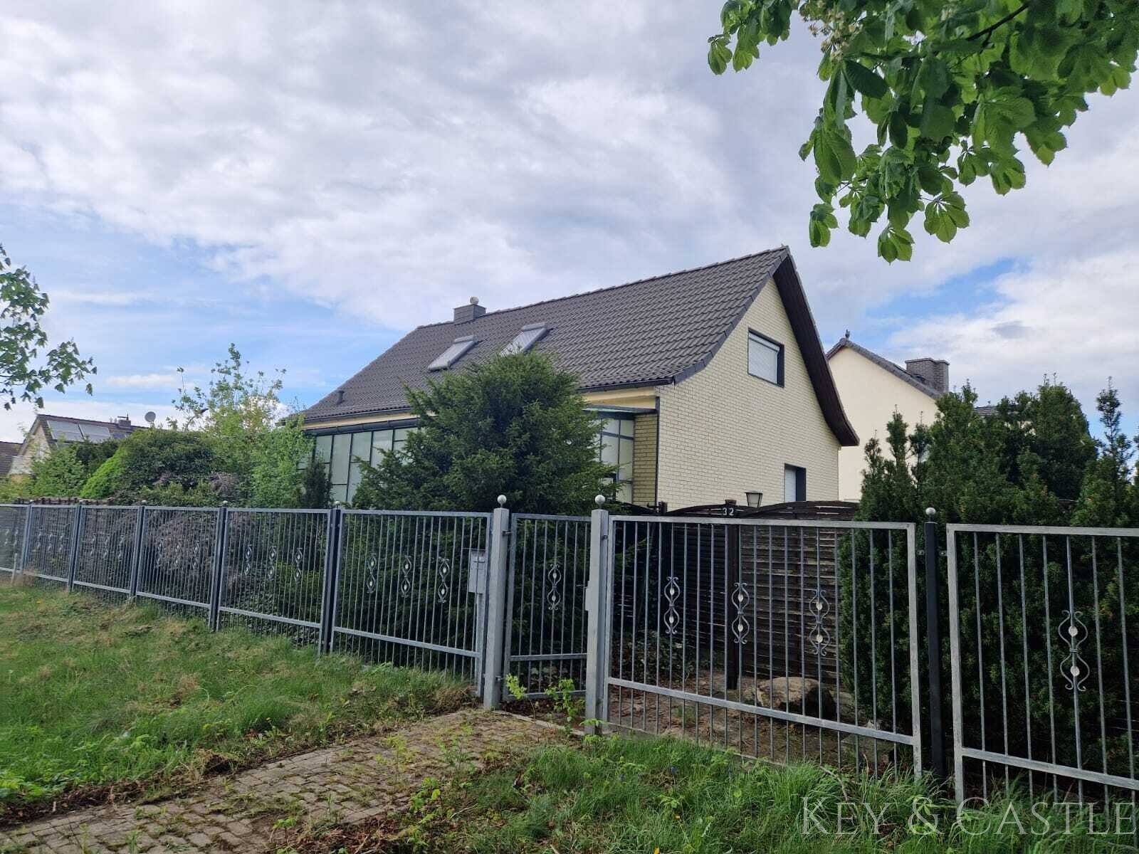 Einfamilienhaus zum Kauf 490.000 € 5 Zimmer 120 m²<br/>Wohnfläche 953 m²<br/>Grundstück ab sofort<br/>Verfügbarkeit Seegefeld Falkensee 14612