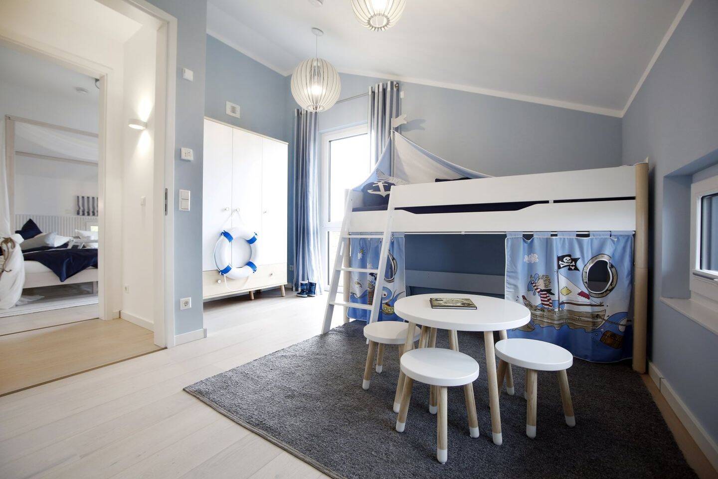 Haus – Mönchengladbach, Bungt - Mehr