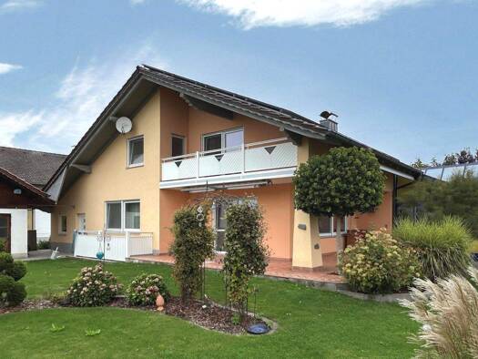 Einfamilienhaus zum Kauf 559.000 € 9 Zimmer 237 m² 672 m² Grundstück Hunderdorf 94336