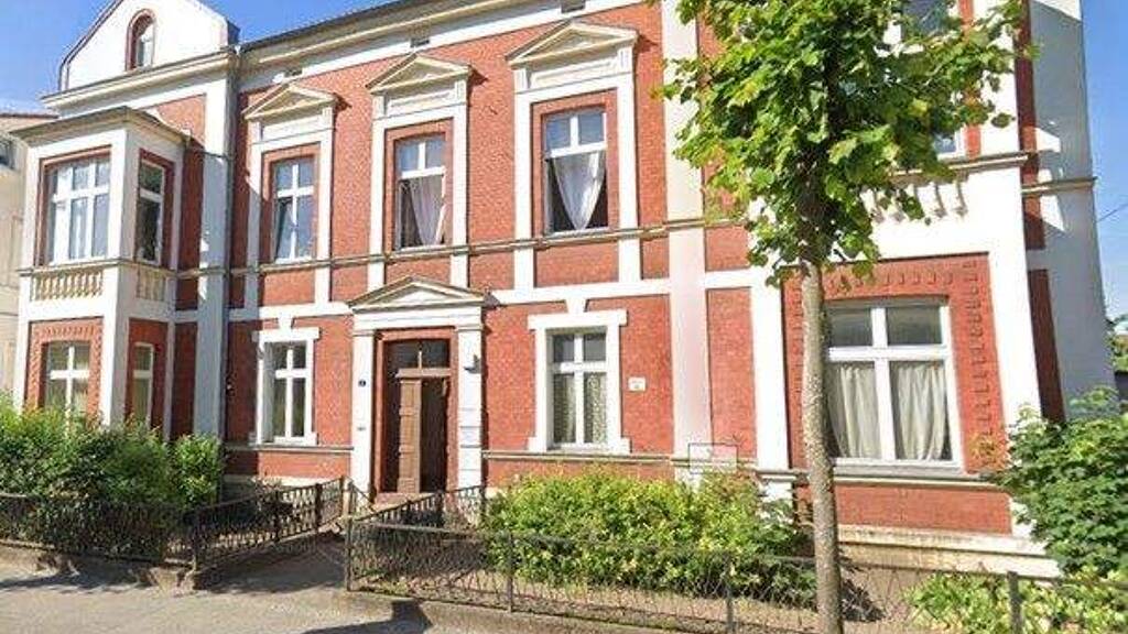 Wohnung zur Miete 780 € 3 Zimmer 91,5 m² 1. Geschoss frei ab 01.05.2026 Augustastr. 5 Neustrelitz 17235