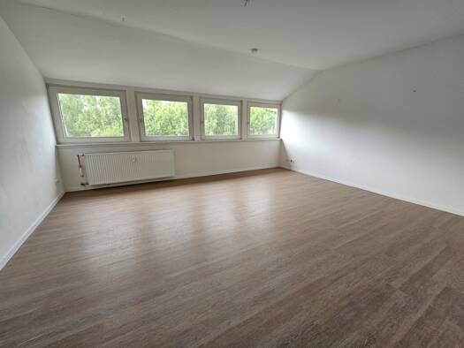 Wohnung zur Miete 560 € 3 Zimmer 68 m² Dachgeschoss Rönnebeck Bremen 28777