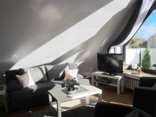 Wohnung zur Miete 750 € 1 Zimmer 40 m² frei ab sofort Niederrheinstraße Kaiserswerth Stadtbezirk 5 40489
