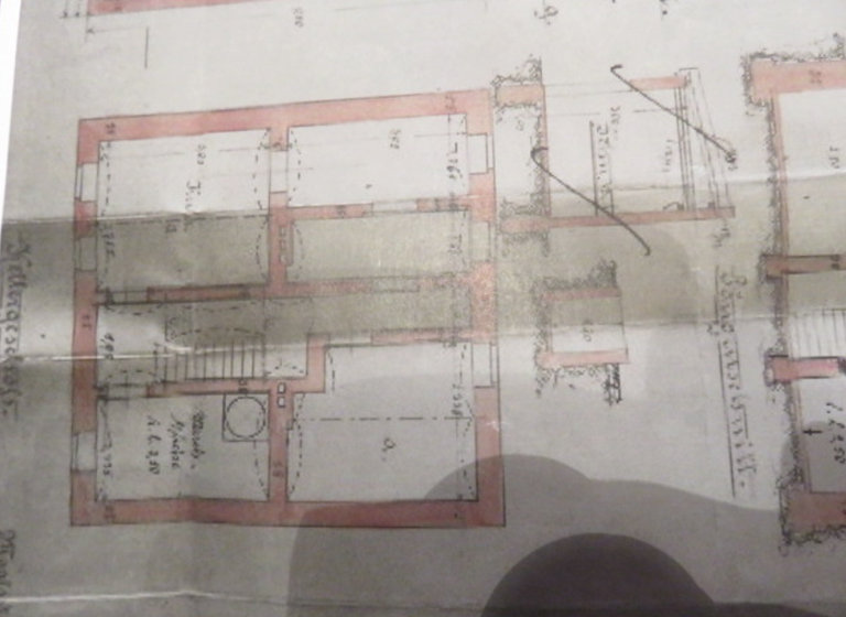Mehrfamilienhaus zum Kauf 235.000 € 9 Zimmer 220 m²<br/>Wohnfläche 245 m²<br/>Grundstück Bernburg Bernburg (Saale) 06406