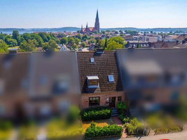 Reihenmittelhaus zum Kauf 265.000 € 4,5 Zimmer 100 m² 241 m² Grundstück Schleswig 24837