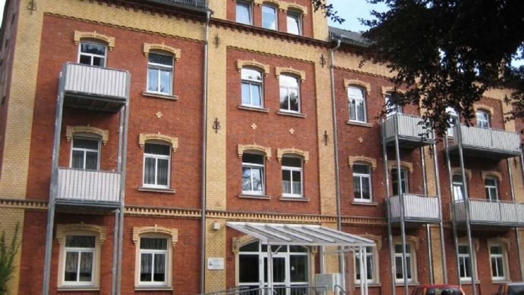 Wohnung zur Miete 335 € 1 Zimmer 37,2 m² Markneukirschener Str. 32 Sachsenberg Klingenthal 08248