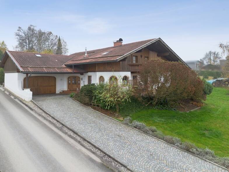 Einfamilienhaus zum Kauf 569.000 € 8 Zimmer 238,5 m² 3.636 m² Grundstück Marchetsreut Perlesreut 94157