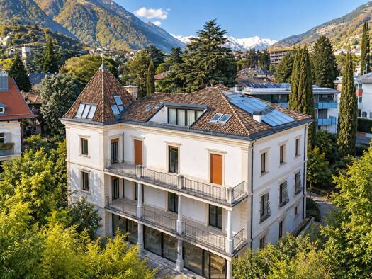 Villa zum Kauf 15 Zimmer 460 m² Meran 39012