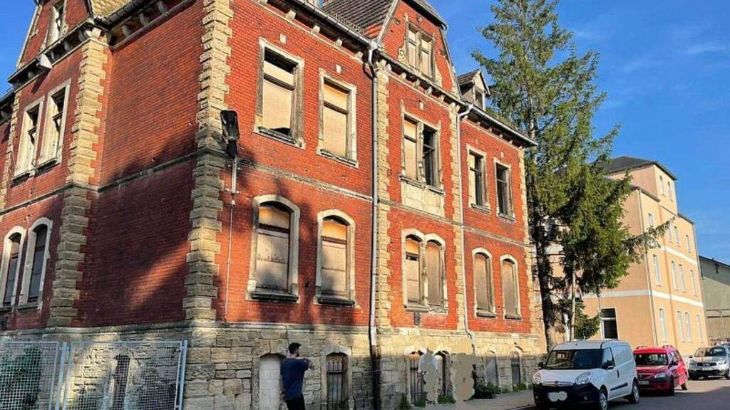 Mehrfamilienhaus zum Kauf 249.000 € 32 Zimmer 610 m² 2.357 m² Grundstück Zeitz 06712