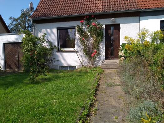 Doppelhaushälfte zur Miete 1.500 € 3 Zimmer 110 m² 400 m² Grundstück frei ab sofort Sellerhausen-Stünz Leipzig 04328