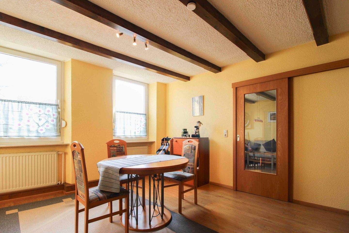 Immobilie in Gernsheim - Historischen Mehrfamilienhaus mit stabilem Ertrag - Ideales Investment für Kapitalanleger - Bild 2