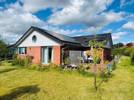 Bungalow zum Kauf 595.000 € 5 Zimmer 135,5 m² 657 m² Grundstück Süderbrarup 24392