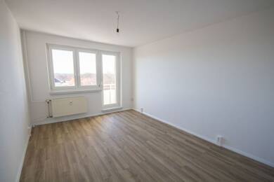 Wohnung zur Miete 359 € 3 Zimmer 59,7 m² 5. Geschoss frei ab 01.08.2025 Kattowitzer Str. 20 Südstadt Halle (Saale) 06128