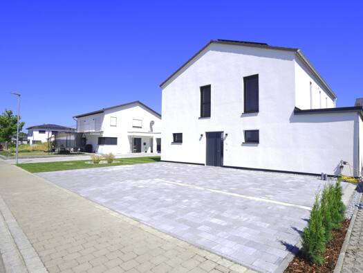 Einfamilienhaus zum Kauf 835.000 € 6 Zimmer 204 m² 440 m² Grundstück frei ab sofort Dürrlaustraße Hülben 72584