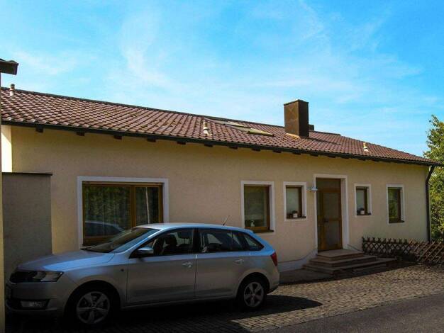 Einfamilienhaus zum Kauf provisionsfrei 698.000 € 8 Zimmer 302 m² 1.180 m² Grundstück Undorf Nittendorf 93152