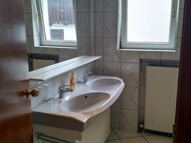 Mehrfamilienhaus zum Kauf 459.000 € 302 m² 406 m² Grundstück frei ab sofort Neunkirchen Neunkirchen a.Brand 91077