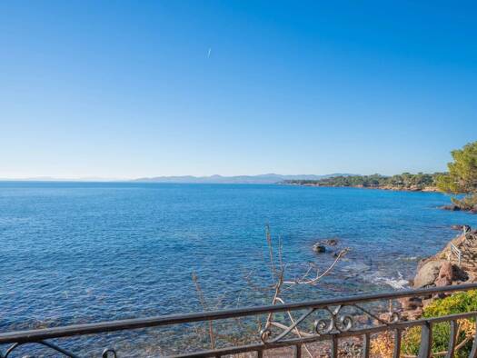 Einfamilienhaus zum Kauf 2.700.000 € 11 Zimmer 235 m² 655 m² Grundstück Cabries ST RAPHAEL 83530