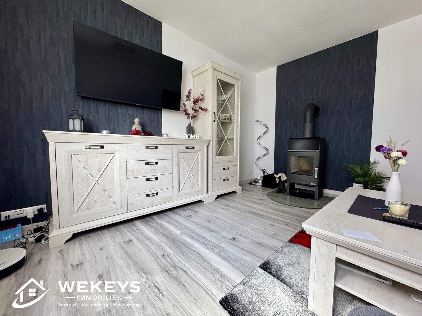 Immobilie in Ilmenau - Charmantes Einfamilienhaus mit eigenem Garten, Garage und großzügiger Einfahrt - Bild 2