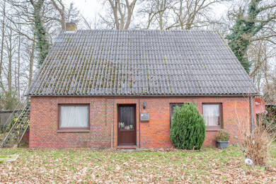 Einfamilienhaus zum Kauf 148.000 € 106 m² 2.295 m² Grundstück Basbeck Hemmoor 21745