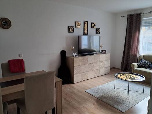 WG-Zimmer zur Miete 900 € 2 Zimmer 64 m² Geschoss 1/3 frei ab 01.07.2026 Plieningen Stuttgart 70599