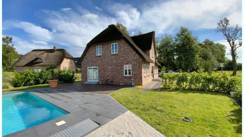 Einfamilienhaus zum Kauf 775.000 € 6 Zimmer 158 m² 803 m² Grundstück Drage 25878