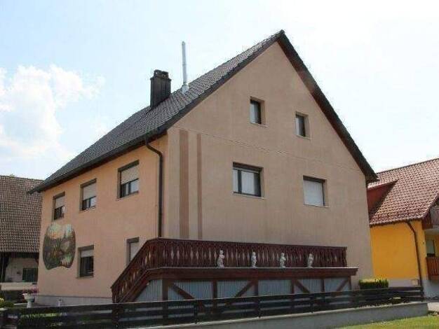 Einfamilienhaus zum Kauf provisionsfrei 435.000 € 6 Zimmer 190 m² 359 m² Grundstück Richtheimer Hauptstraße 18 Richtheim Berg bei Neumarkt in der Oberpfalz 92348