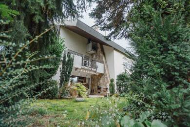 Einfamilienhaus zum Kauf 693.000 € 7 Zimmer 200 m² 581 m² Grundstück Kleinsachsenheim Sachsenheim 74343
