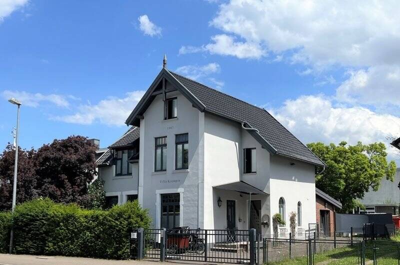 Mehrfamilienhaus zum Kauf 880.000 € 13 Zimmer 296,6 m²<br/>Wohnfläche 725 m²<br/>Grundstück Ahrensburg 22926