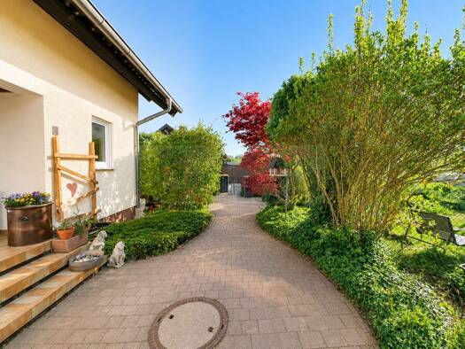 Mehrfamilienhaus zum Kauf 629.000 € 9 Zimmer 273 m² 667 m² Grundstück Klengen Brigachtal 78086