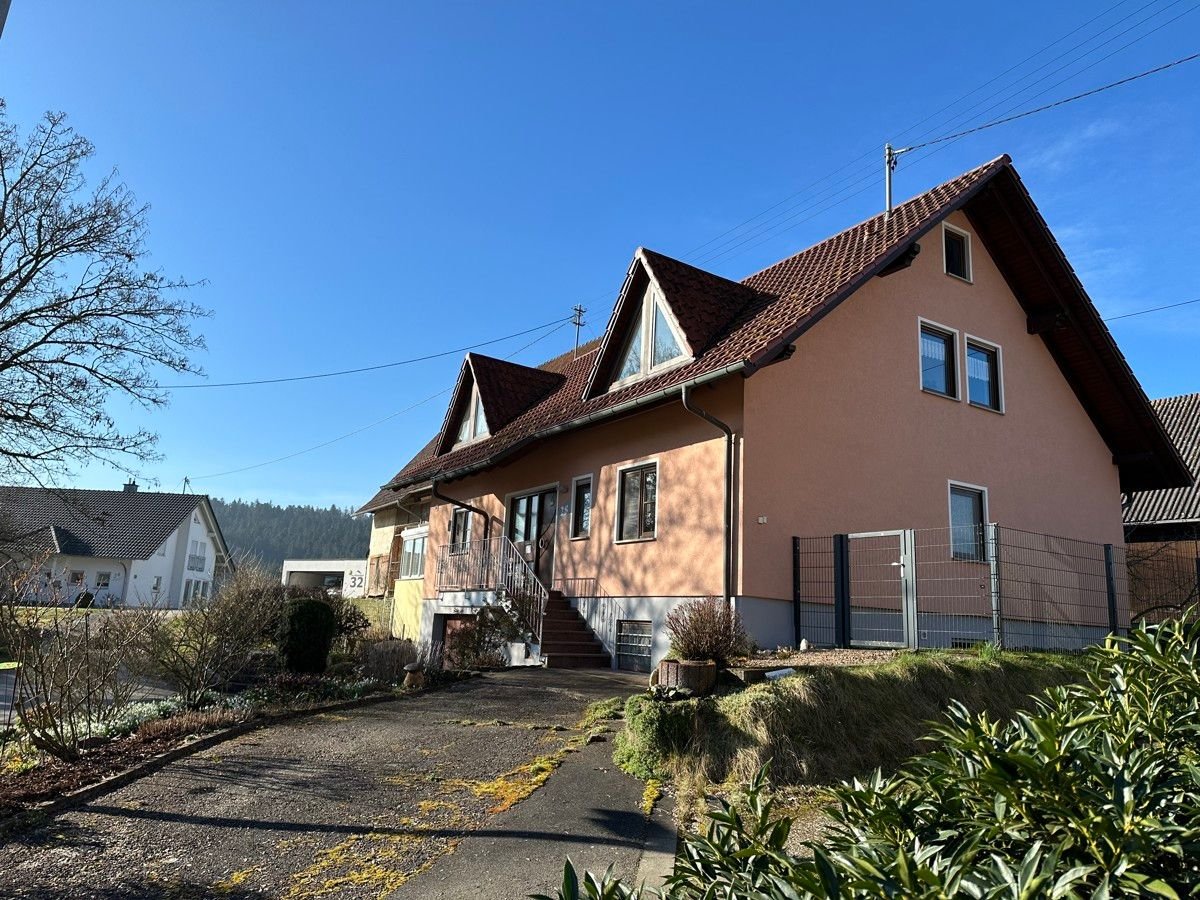 Einfamilienhaus zum Kauf 329.000 € 5,5 Zimmer 123 m²<br/>Wohnfläche 385 m²<br/>Grundstück Gösslingen Dietingen / Gößlingen 78661