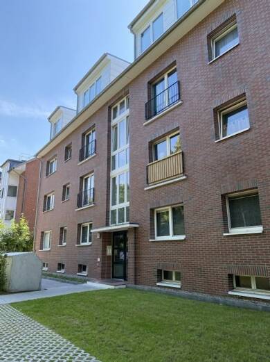Wohnung zur Miete 1.285 € 3 Zimmer 82,9 m² Dachgeschoss, 3. Geschoss frei ab sofort Ahrensburger Straßen 23 Wandsbek Hamburg 22041
