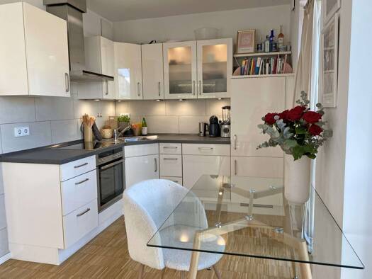 Wohnung zur Miete 1.000 € 2 Zimmer 55 m² Geschoss 2/5 frei ab sofort Jürgen-Töpfer-Straße 16 Othmarschen Hamburg 22763