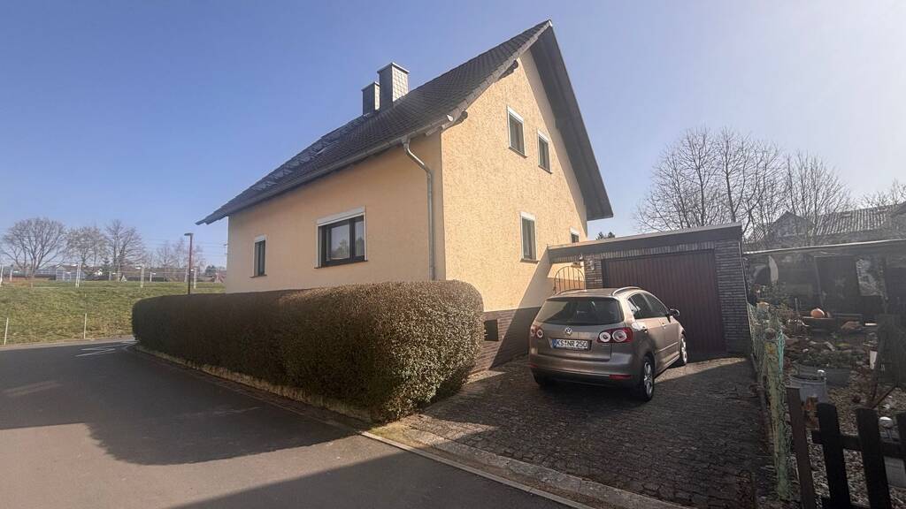 Einfamilienhaus zur Miete 1.200 € 3 Zimmer 110 m² 600 m² Grundstück frei ab 01.07.2026 Oberkaufungen Kaufungen 34260
