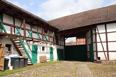 Bauernhaus zum Kauf provisionsfrei 110.000 € 8 Zimmer 150 m² 2.271 m² Grundstück frei ab sofort Hamersleben Am Großen Bruch 39393