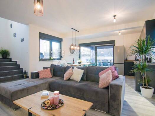 Haus zum Kauf 560.000 € 5 Zimmer 160 m² 650 m² Grundstück Dobrinj 51514