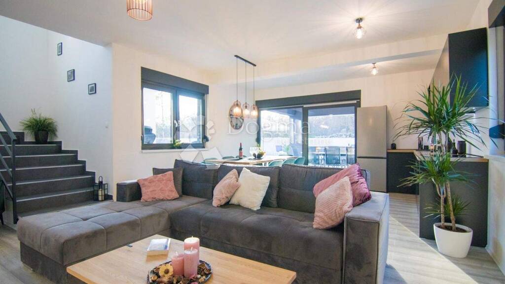 Haus zum Kauf 560.000 € 5 Zimmer 160 m² 650 m² Grundstück Dobrinj 51514