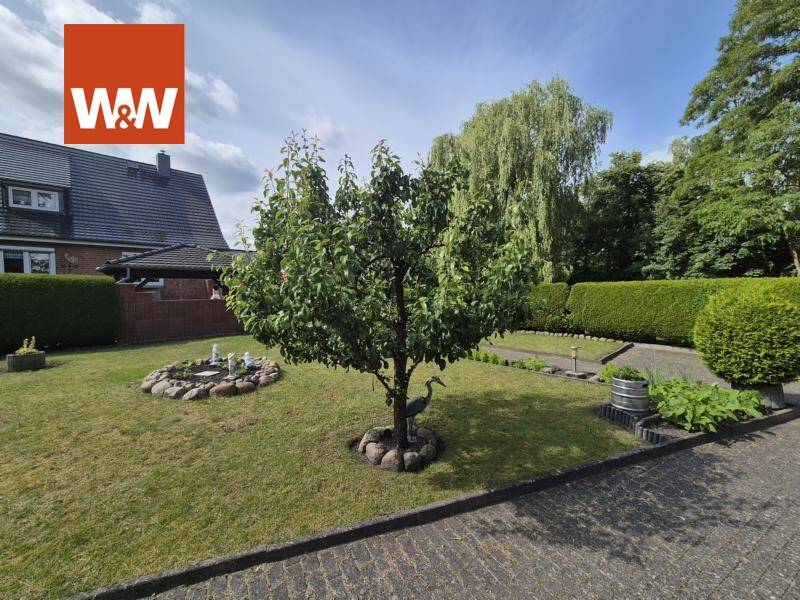 Doppelhaushälfte zum Kauf 220.000 € 4 Zimmer 111 m²<br/>Wohnfläche 901 m²<br/>Grundstück Lübz Lübz 19386