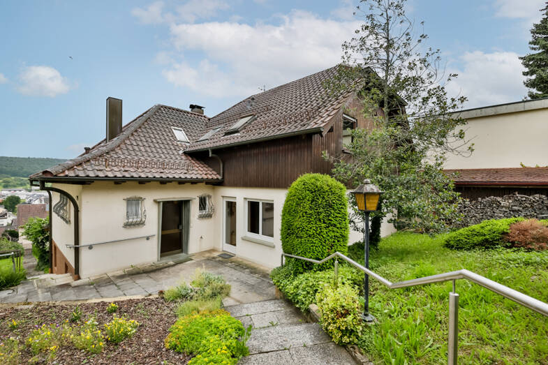 Einfamilienhaus zum Kauf 395.000 € 7,5 Zimmer 155 m² 732 m² Grundstück Öschelbronn Niefern-Öschelbronn 75223