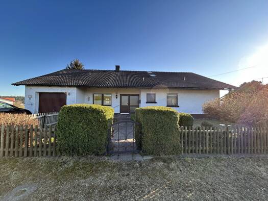 Einfamilienhaus zum Kauf 280.000 € 7 Zimmer 191 m² 793 m² Grundstück Sattelbogen Traitsching 93455