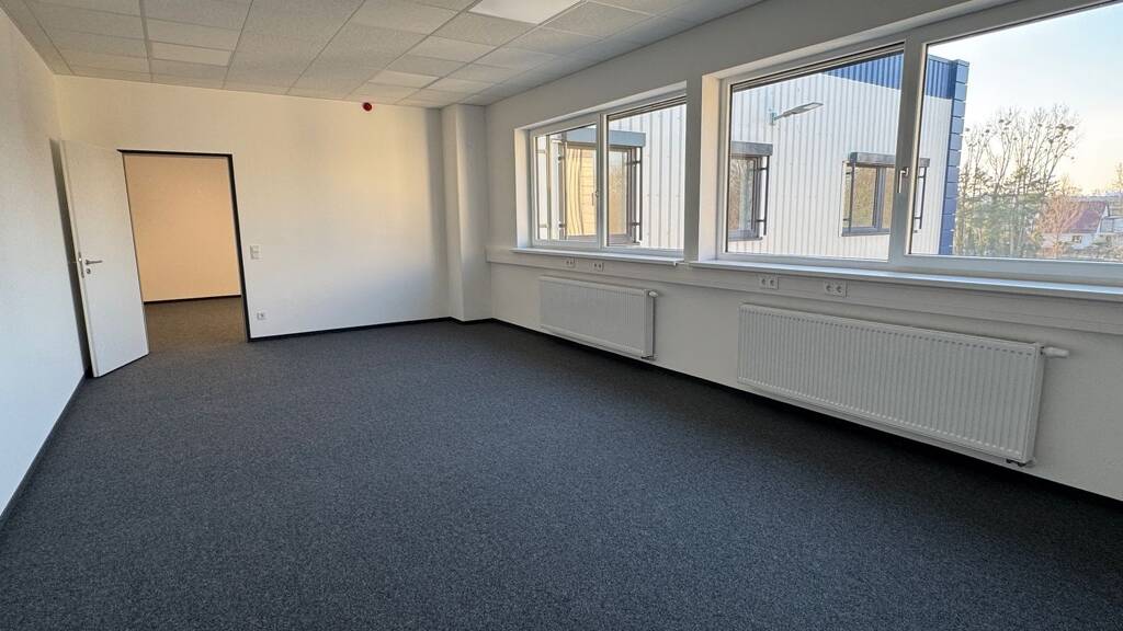 Bürofläche zur Miete provisionsfrei 5.219 € 5 Zimmer 373 m² Bürofläche Leipziger Straße 20 Falkensee 14612