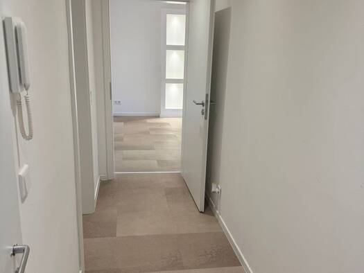 Wohnung zur Miete 1.100 € 3 Zimmer 70 m² Geschoss 2/3 frei ab sofort Rheinau Mannheim 68219