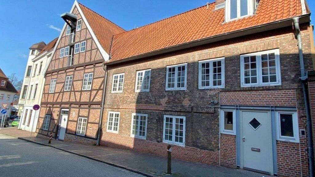 Wohnung zur Miete 925 € 3 Zimmer 108,7 m² 1. Geschoss frei ab 10.04.2026 Sankt Jürgen Straße 1 Itzehoe 25524