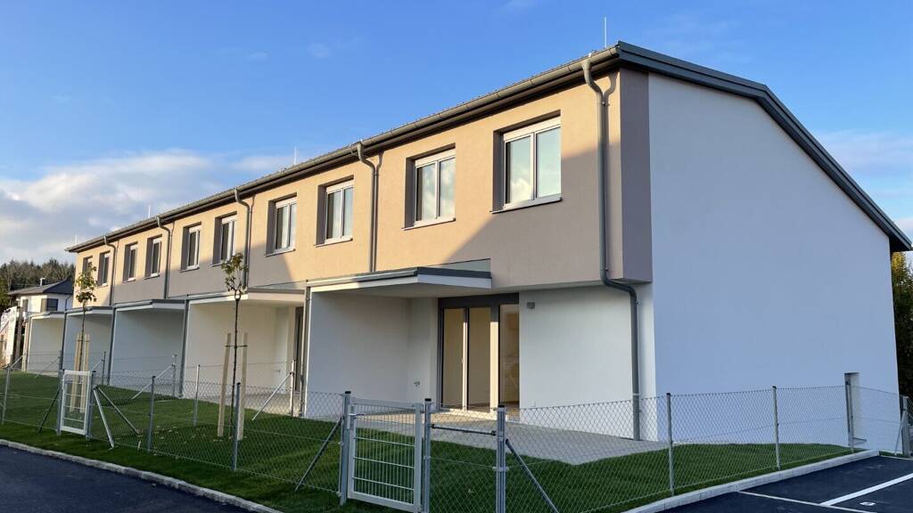 Reihenmittelhaus zur Miete - Erstbezug 1.156 € 4 Zimmer 106,5 m² 293,7 m² Grundstück Wendling 4741