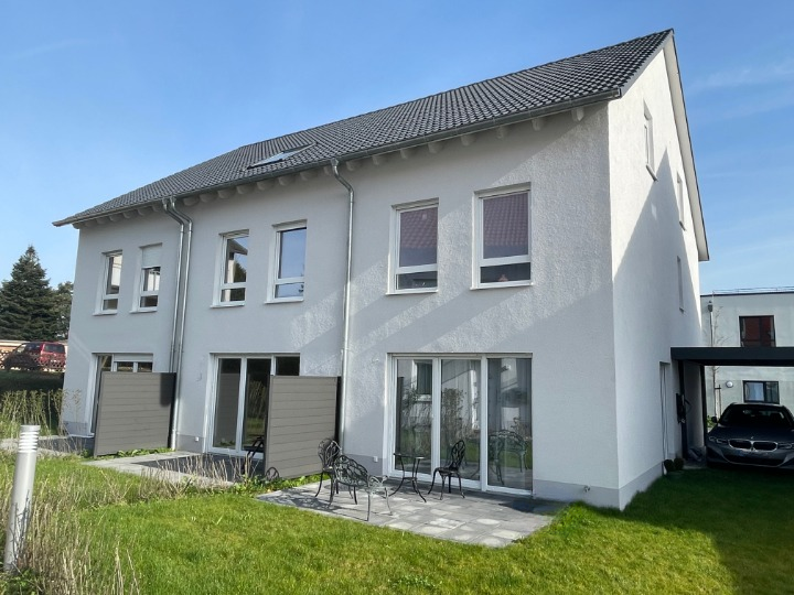 Reihenmittelhaus zum Kauf provisionsfrei 499.500 € 5 Zimmer 135,3 m²<br/>Wohnfläche 177 m²<br/>Grundstück Esch Waldems-Esch 65529