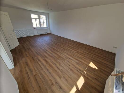 Wohnung zur Miete 820 € 5 Zimmer 128 m² 1. Geschoss frei ab sofort Kaiserstraße 37 Auerbach 08209